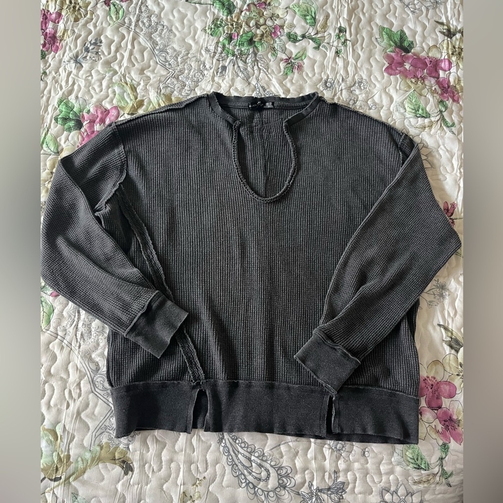 Black Tape Charcoal waffle knit distressed Thermal Size XS